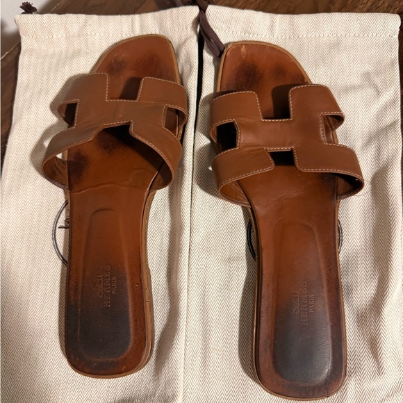 Hermès Oran Sandals | Size 41.5 - Picture 1 of 3